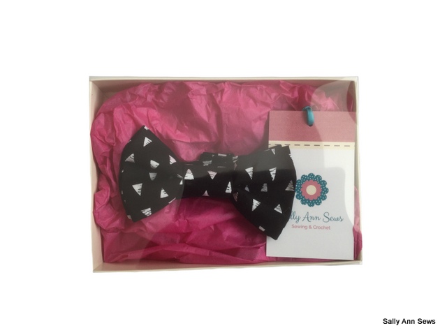 Bow Tie Black White Triangles Boxed 