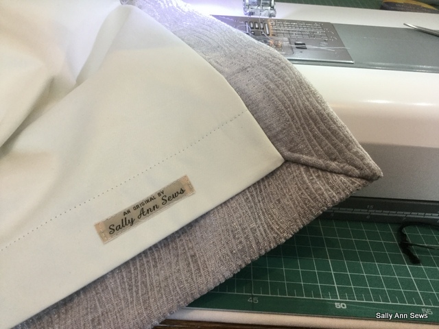 Curtain mitred corner